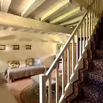 Chateau Du Max Bed & Breakfast