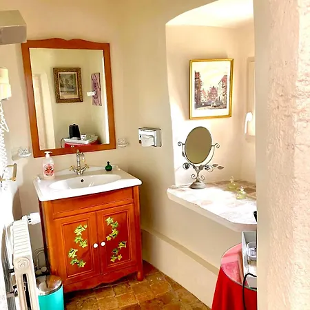 Chateau Du Max Bed & Breakfast 3*